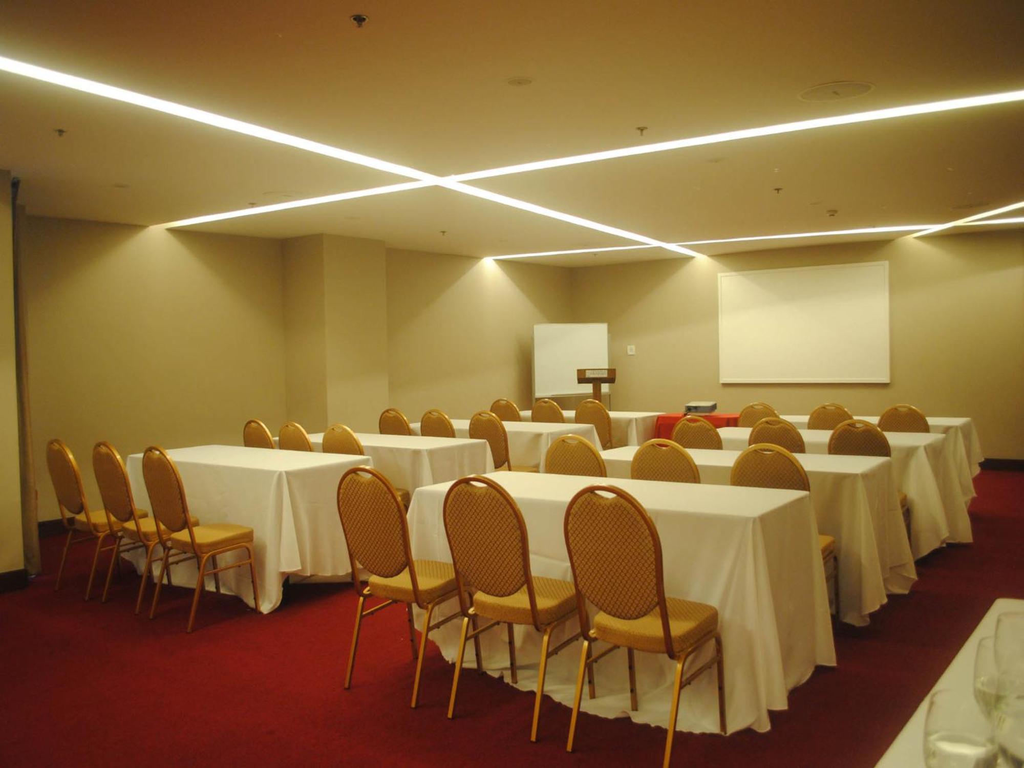 Armada Hotel Manila - Quarantine Facility Exterior foto